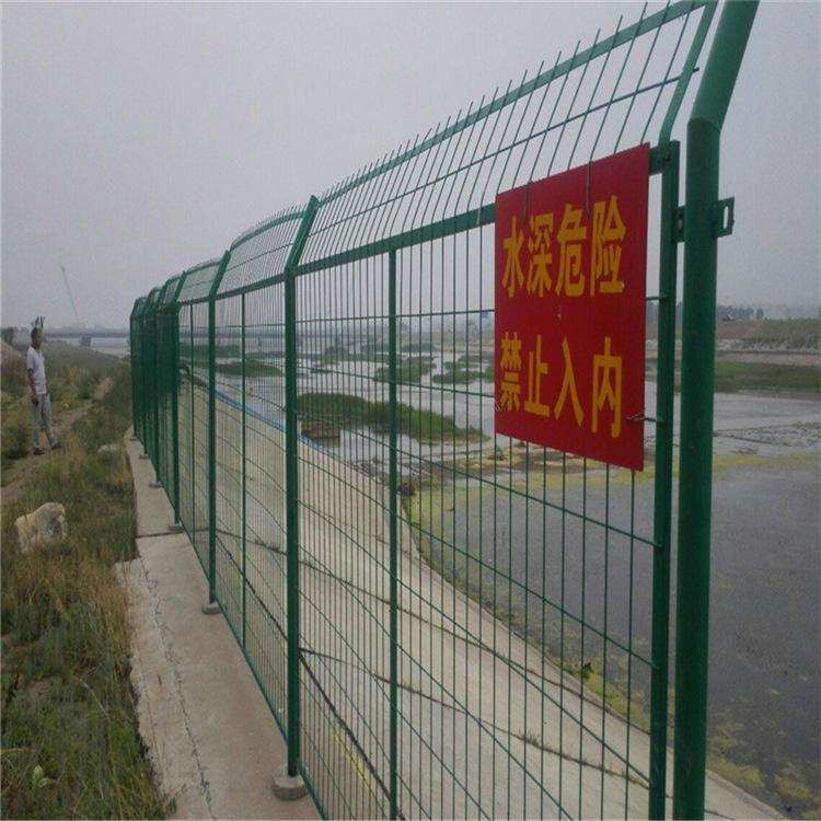 河道兩側用圍擋圍網(wǎng)圖片2