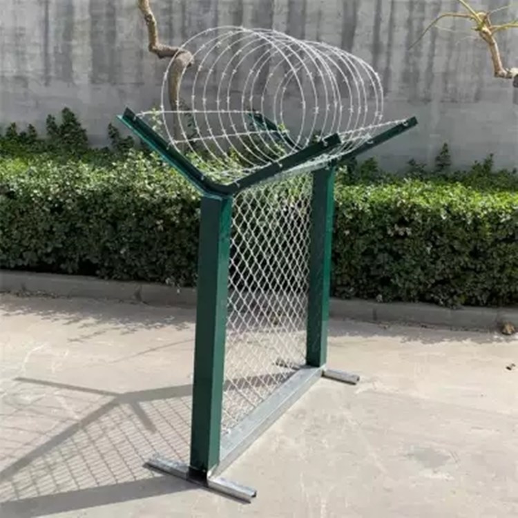 鋁包鋼機場護(hù)欄圖片2